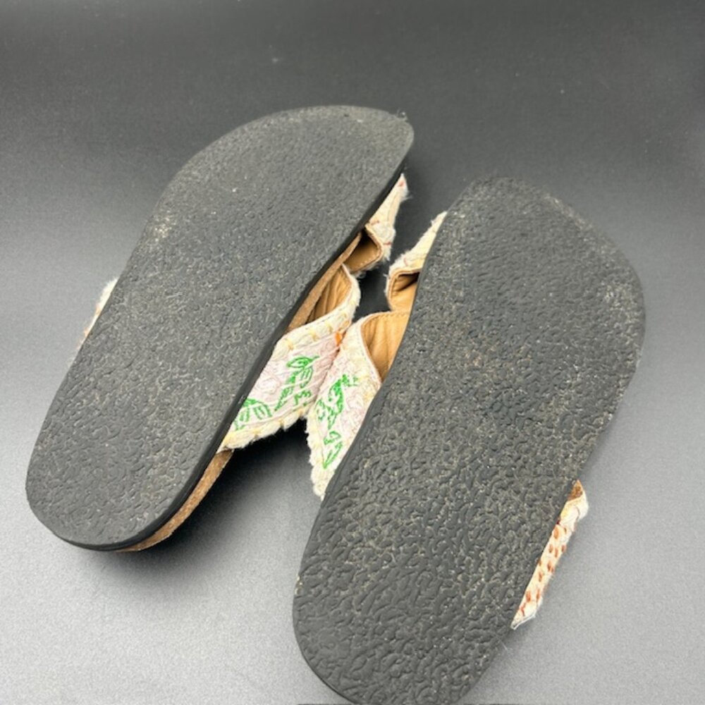 Free People Wildflowers Crossband Sandals Embroidered Sz 38 EUC OBX Sz 8 - Picture 4 of 5